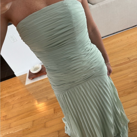 Mint green drop waist gown - Picture 2 of 2